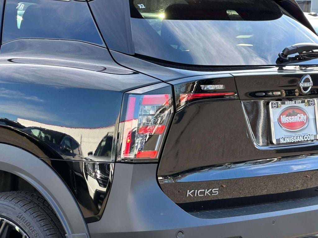 New 2026 Nissan Kicks SR w/ Illumination Package AWD/4WD image 9