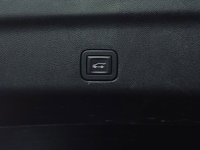 Used 2025 Chevrolet Tahoe LT image 12