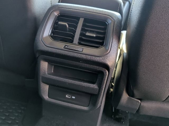 Used 2023 Volkswagen Taos SE image 19