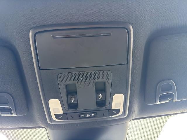 Used 2025 Honda Pilot TrailSport image 35
