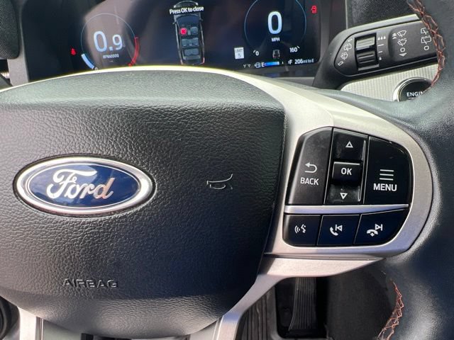 Used 2025 Ford Explorer Active AWD/4WD image 28