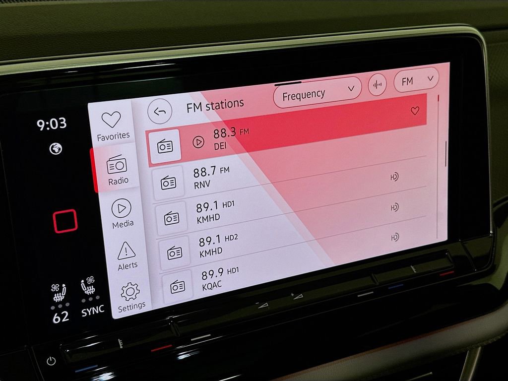 Used 2025 Volkswagen Atlas Peak Edition SE AWD/4WD image 15