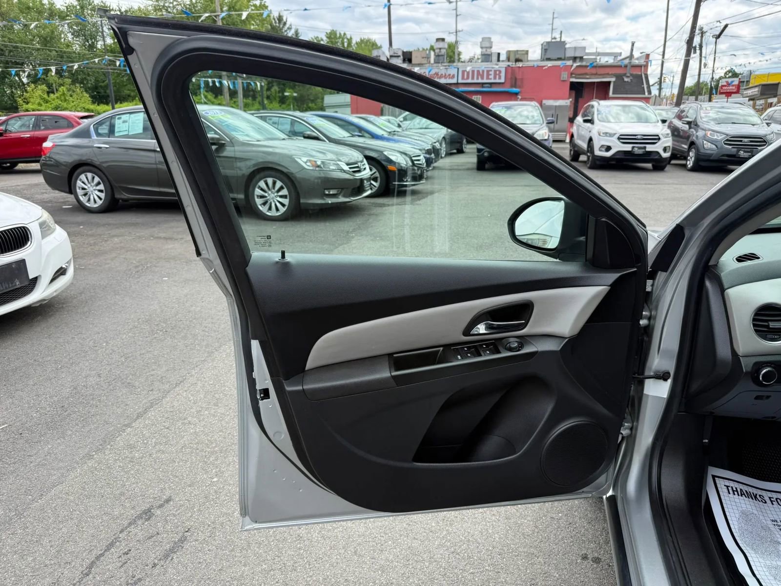 Used 2013 Chevrolet Cruze LS FWD image 13