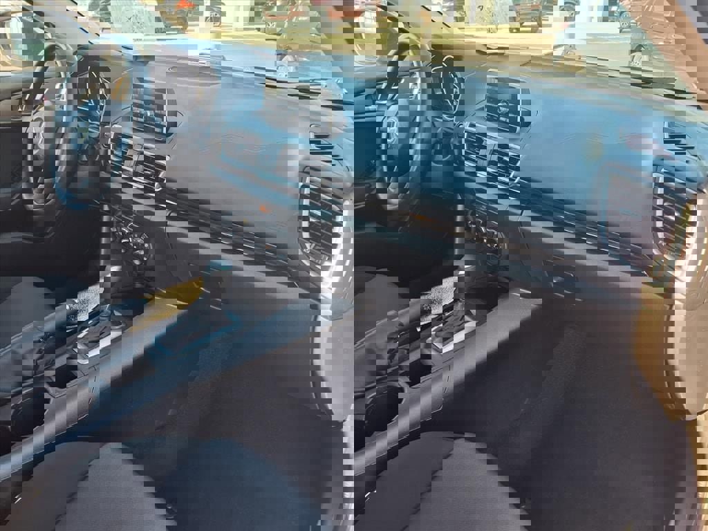 Used 2015 MAZDA MAZDA3 i SV image 16