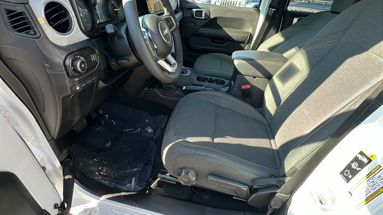 Used 2025 Jeep Wrangler Sahara 4xe image 16