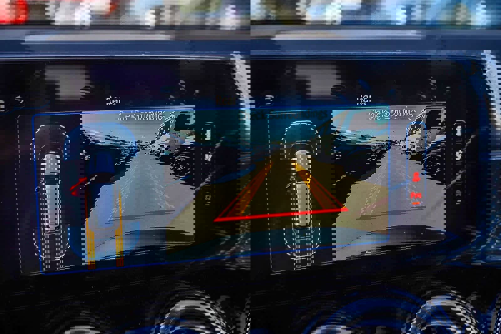 Used 2024 Mercedes-Benz EQB 300 4MATIC image 28