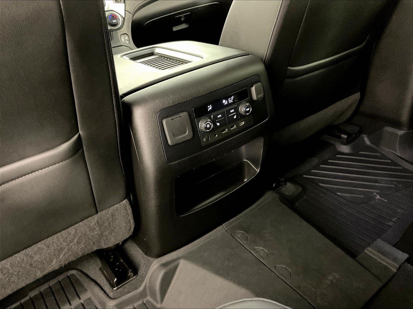 Used 2019 Chevrolet Tahoe Premier AWD/4WD image 10