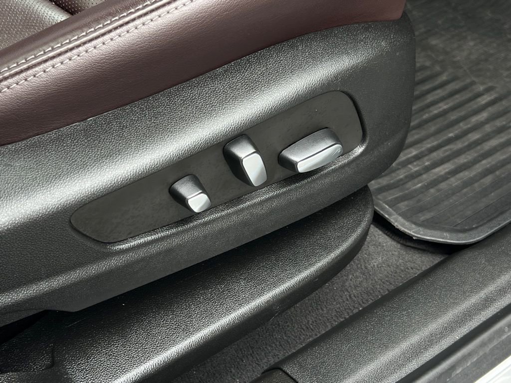 Used 2022 Cadillac XT6 Premium Luxury image 30