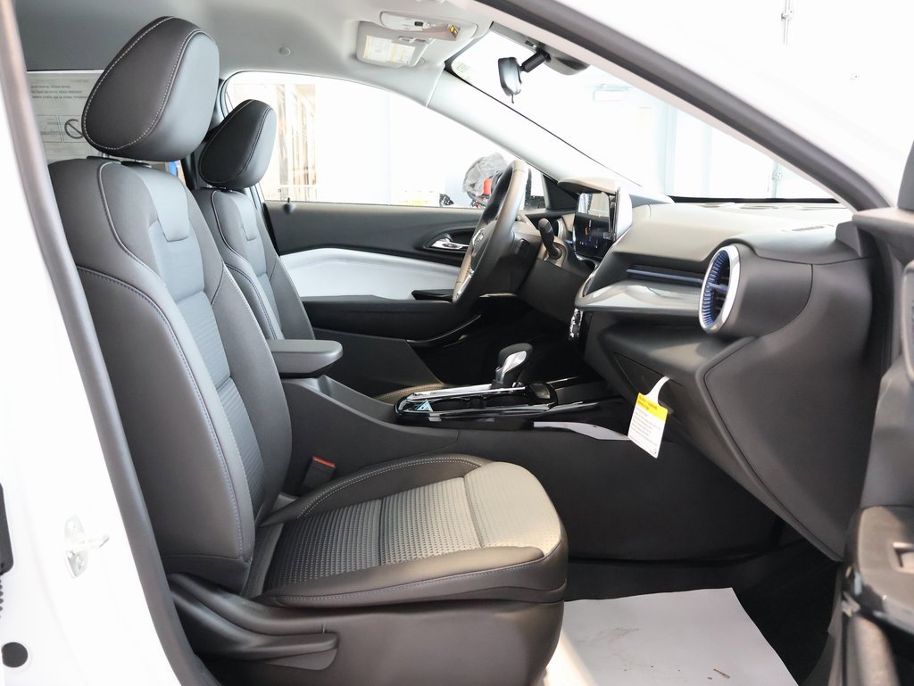 New 2026 Chevrolet Trax LT w/ Driver Confidence Package image 31