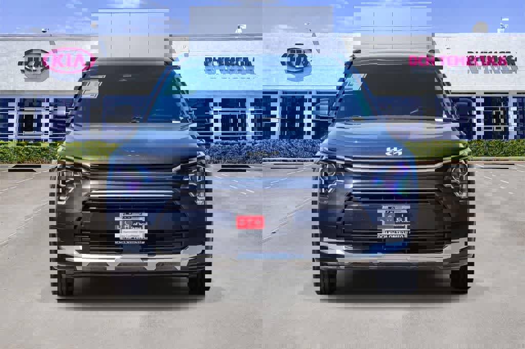 Certified 2024 Kia Niro EX image 2