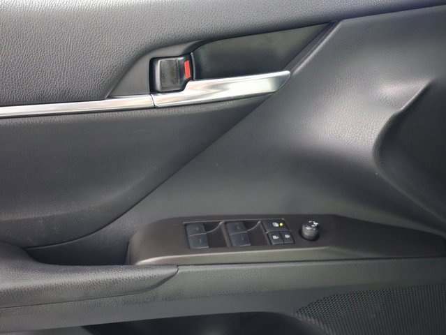 Used 2024 Toyota Camry SE image 22
