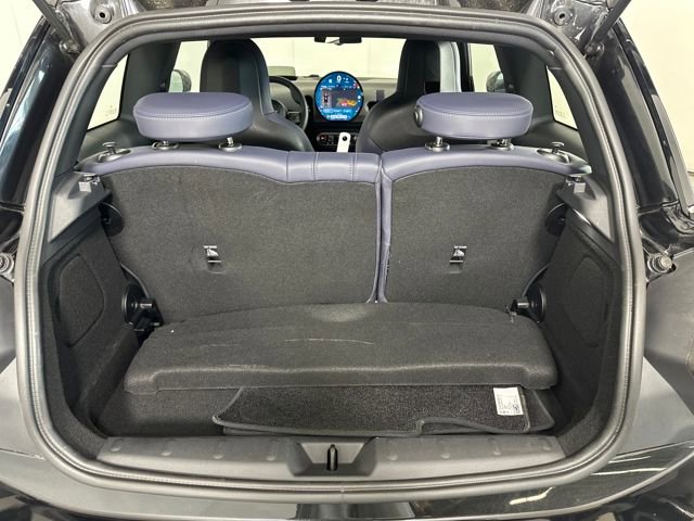 Used 2025 MINI Cooper 2-Door Hardtop image 24