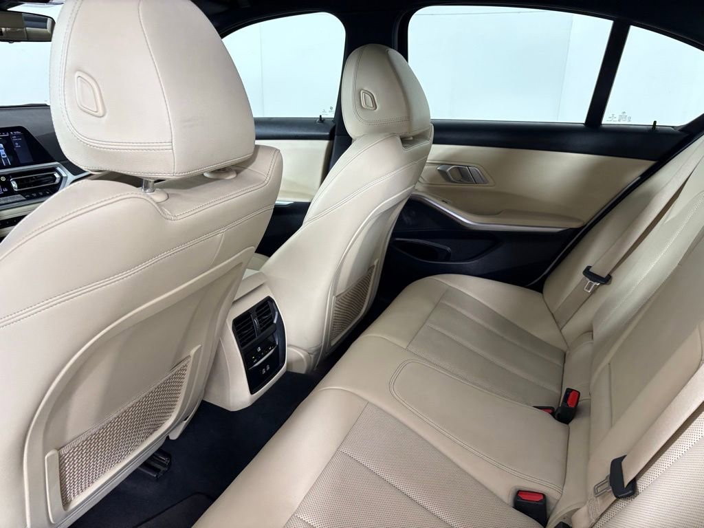 Used 2022 BMW 330i xDrive Sedan w/ Driving Assistance Package image 37