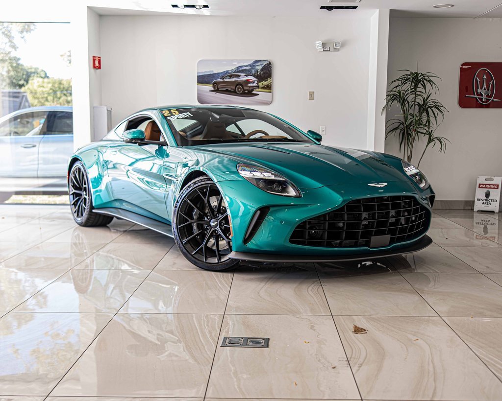 Used 2025 Aston Martin V8 Vantage Coupe image 5