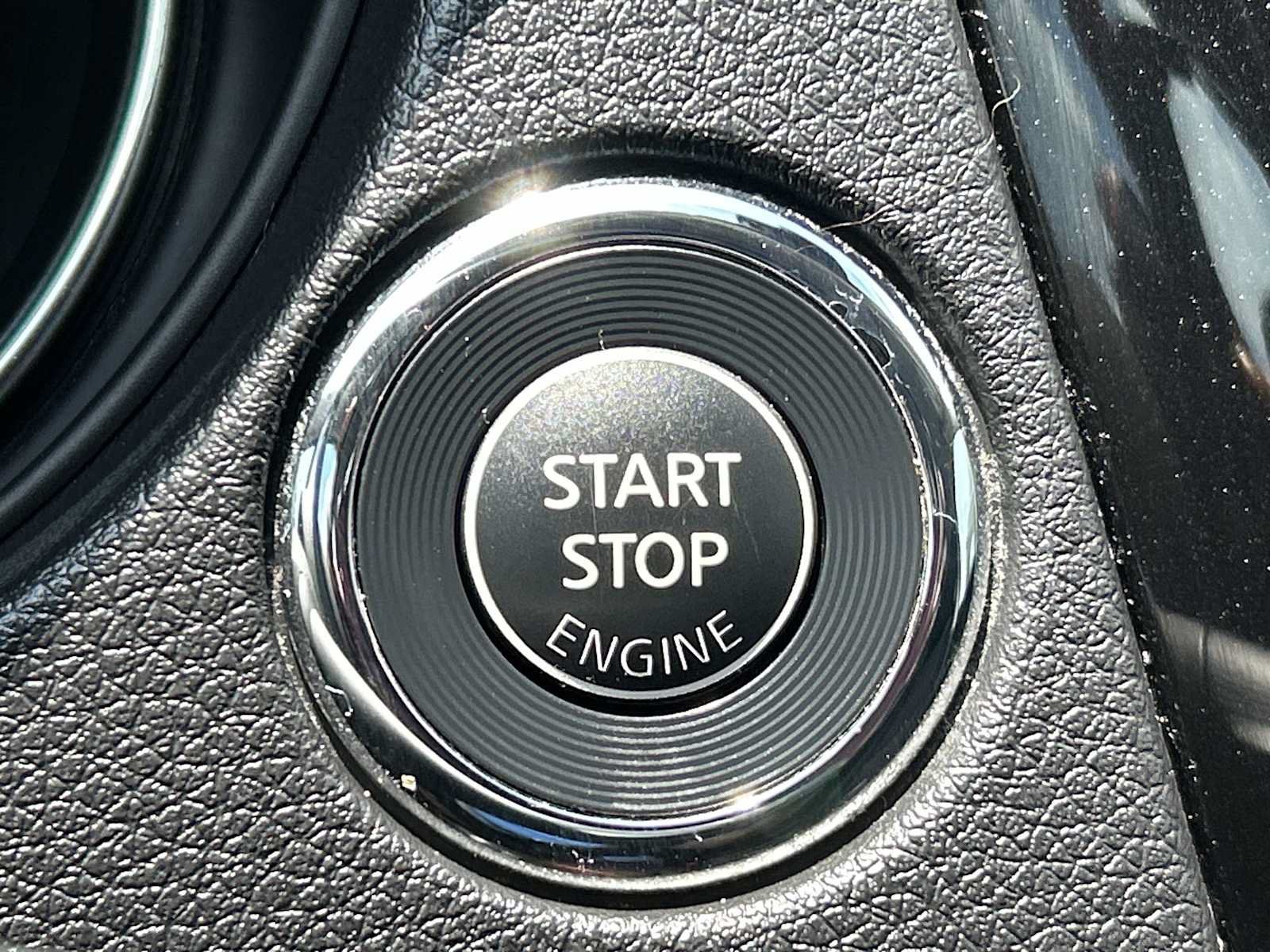 Used 2020 Nissan Rogue SV AWD/4WD image 19