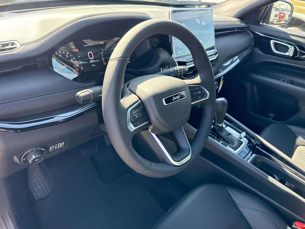 New 2026 Jeep Compass Latitude image 25