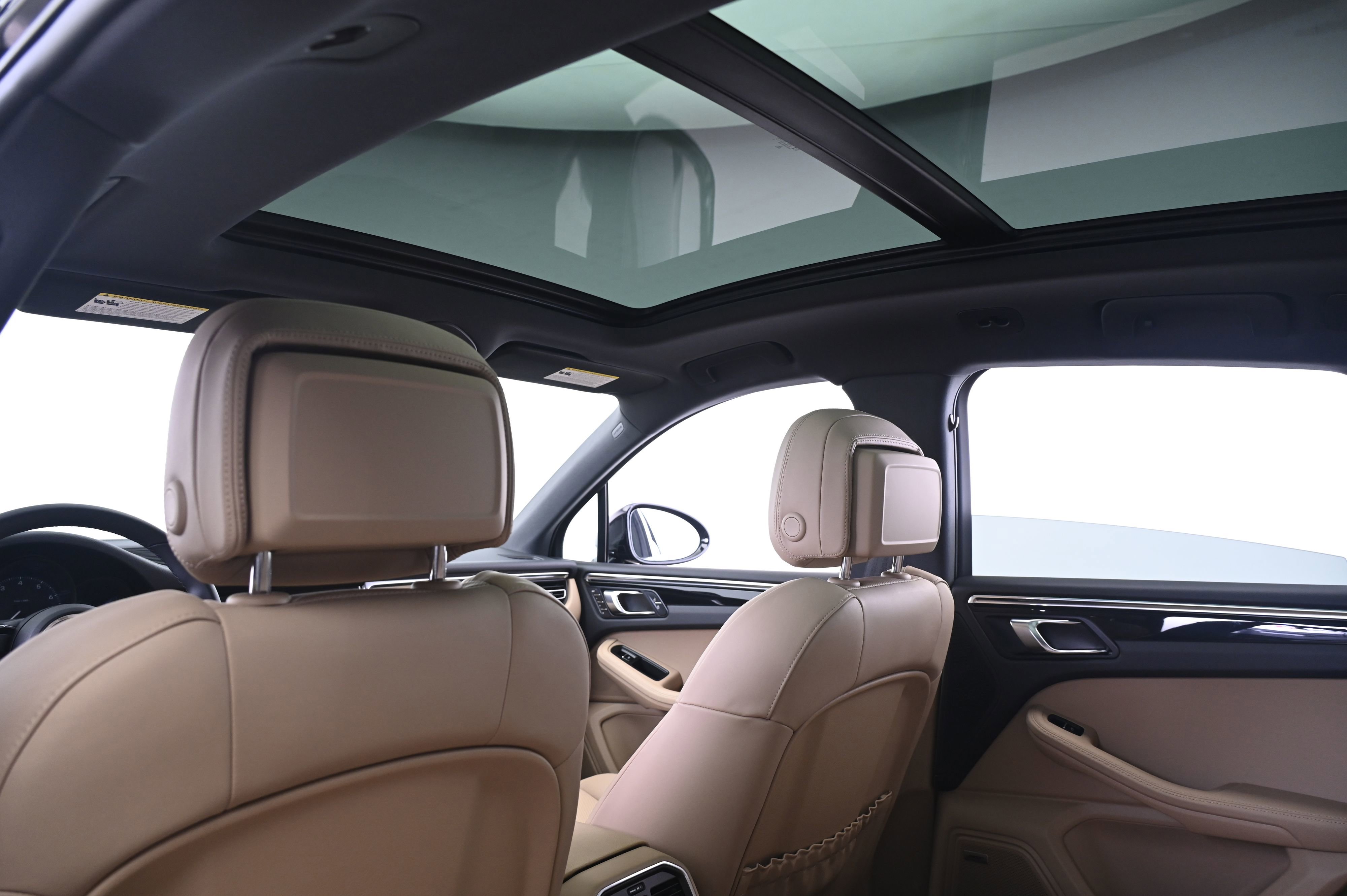 Certified 2025 Porsche Macan image 25