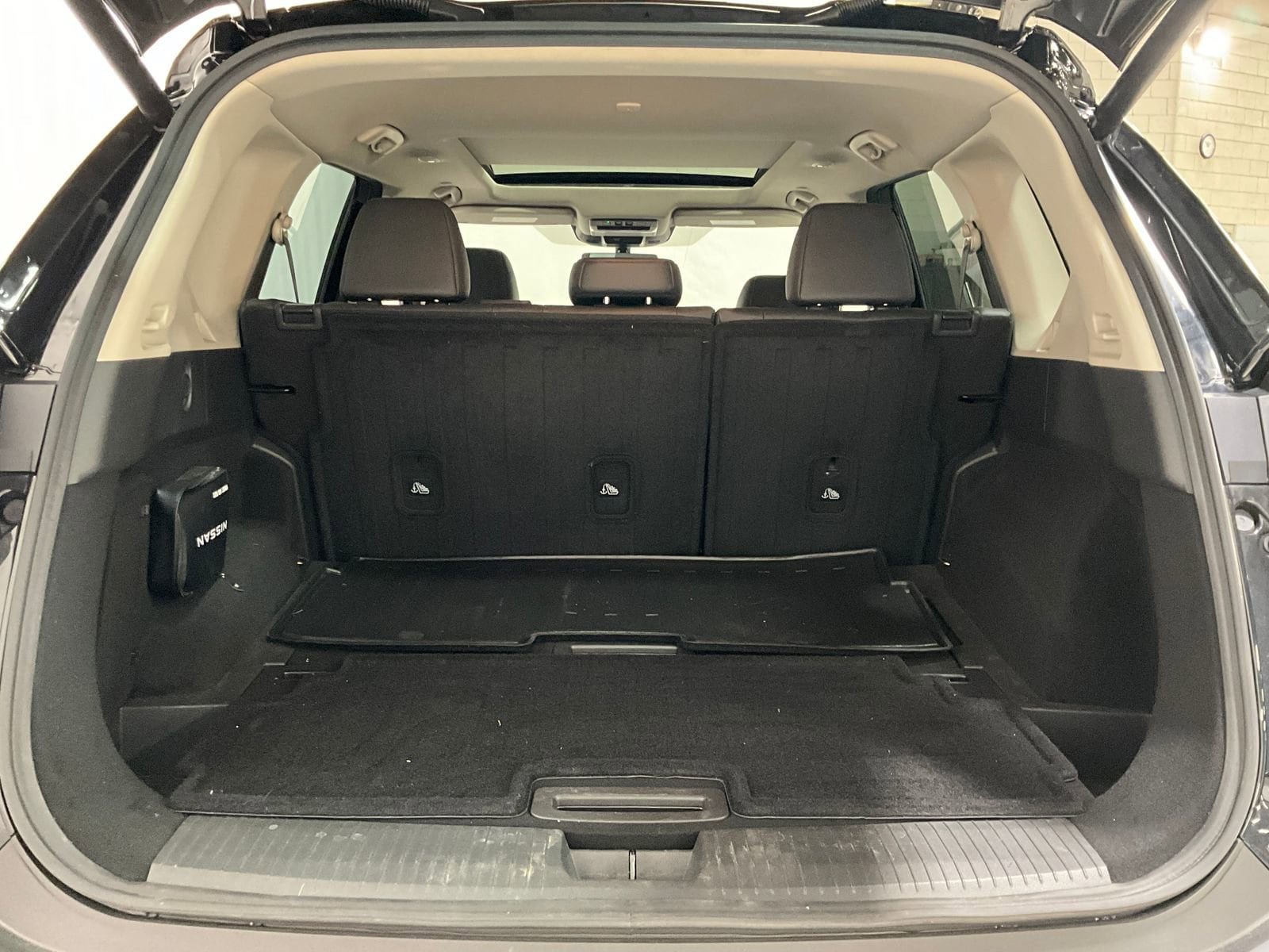 Used 2023 Nissan Rogue SL AWD/4WD image 26