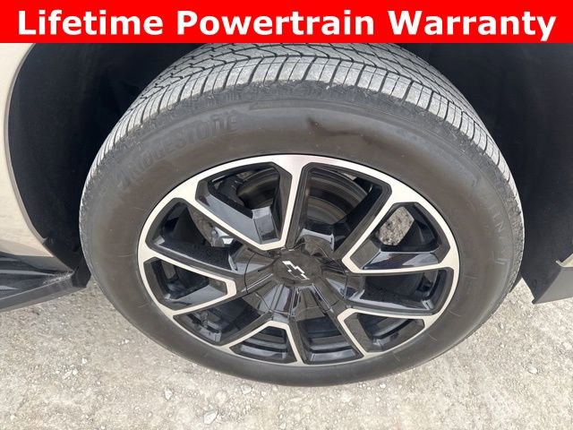 Used 2024 Chevrolet Suburban RST w/ Luxury Package image 33