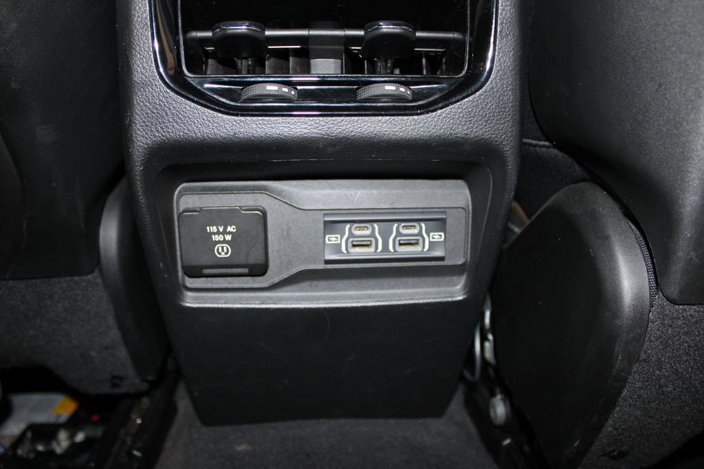 Used 2024 Jeep Grand Cherokee Altitude AWD/4WD image 31