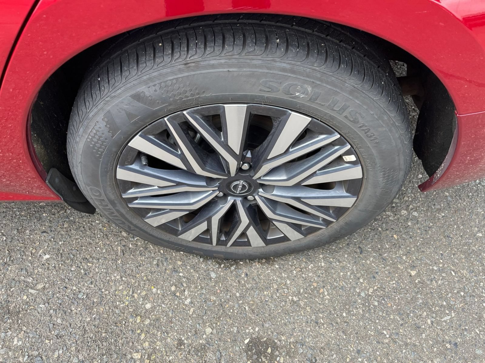 Used 2025 Nissan Altima 2.5 SV FWD image 26