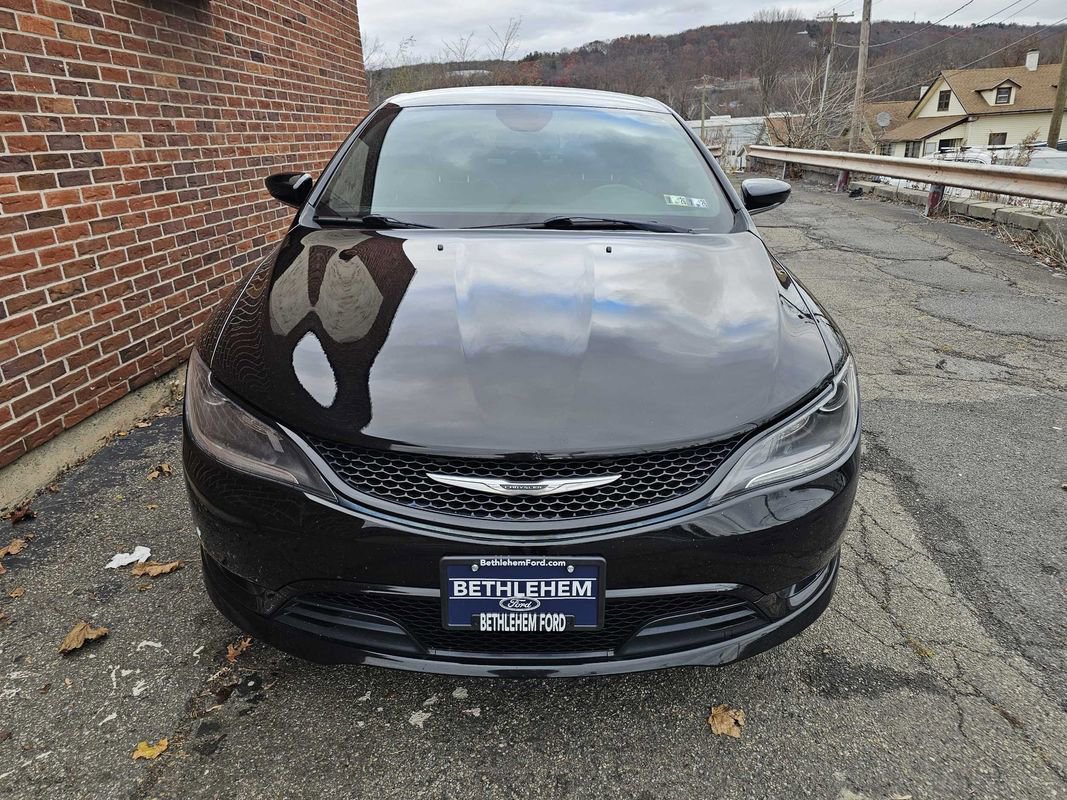 Used 2015 Chrysler 200 S w/ Comfort Group image 3