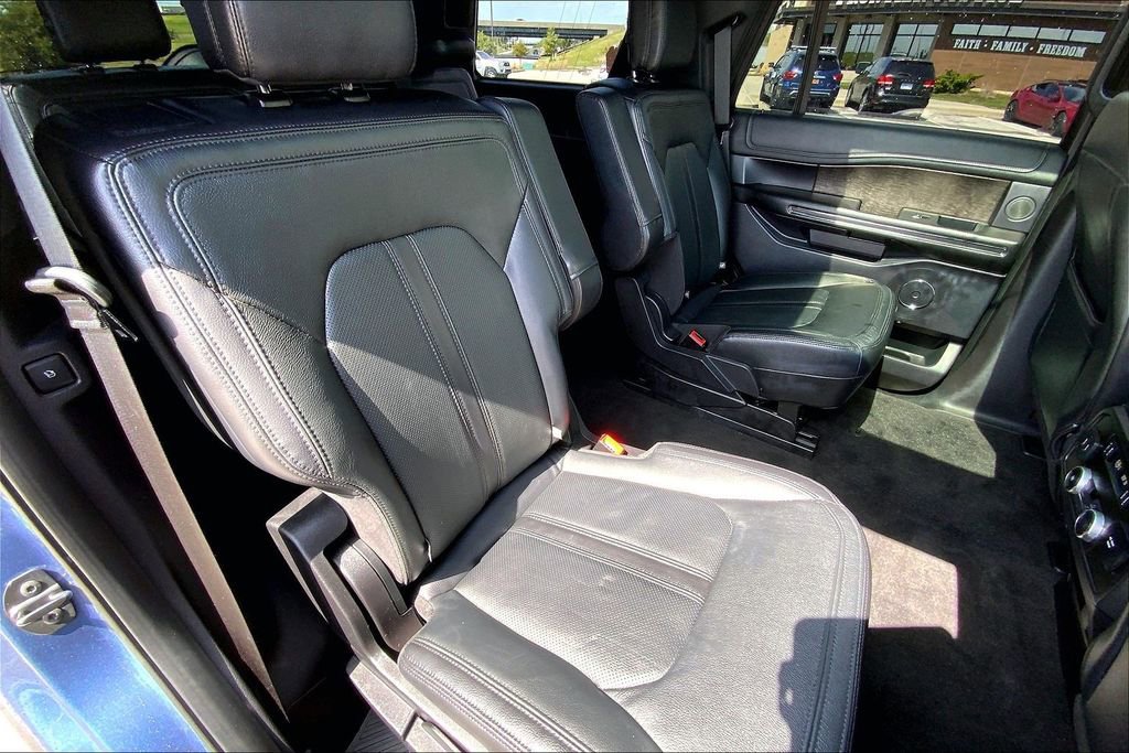 Used 2019 Ford Expedition Limited w/ Equipment Group 302A AWD/4WD image 25