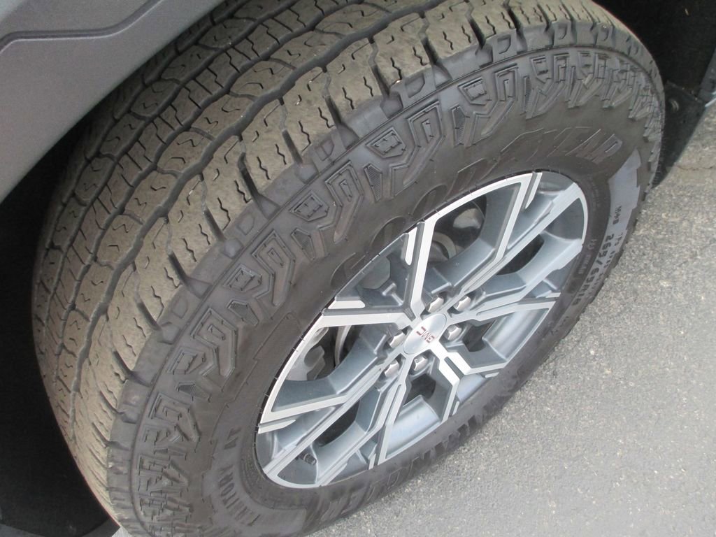 Used 2024 GMC Acadia AT4 w/ Super Cruise Package AWD/4WD image 14