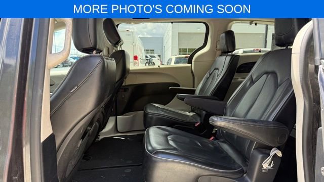 Used 2019 Chrysler Pacifica Limited FWD image 11