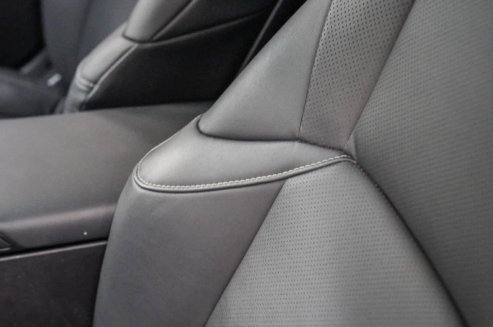 Used 2025 Lexus ES 300h w/ Premium Package FWD image 20