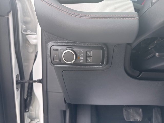 Used 2025 Ford Explorer Active image 25