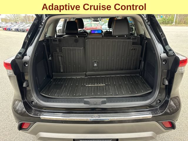 Certified 2025 Toyota Highlander Platinum AWD/4WD image 13