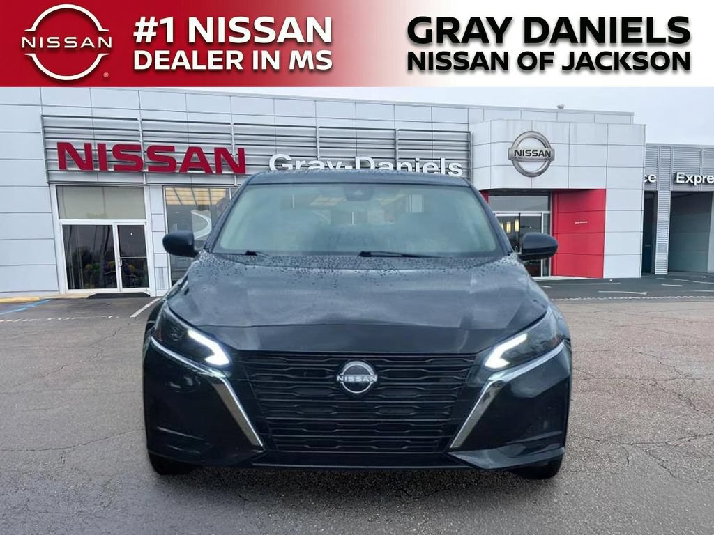Used 2025 Nissan Altima 2.5 SV AWD/4WD image 8