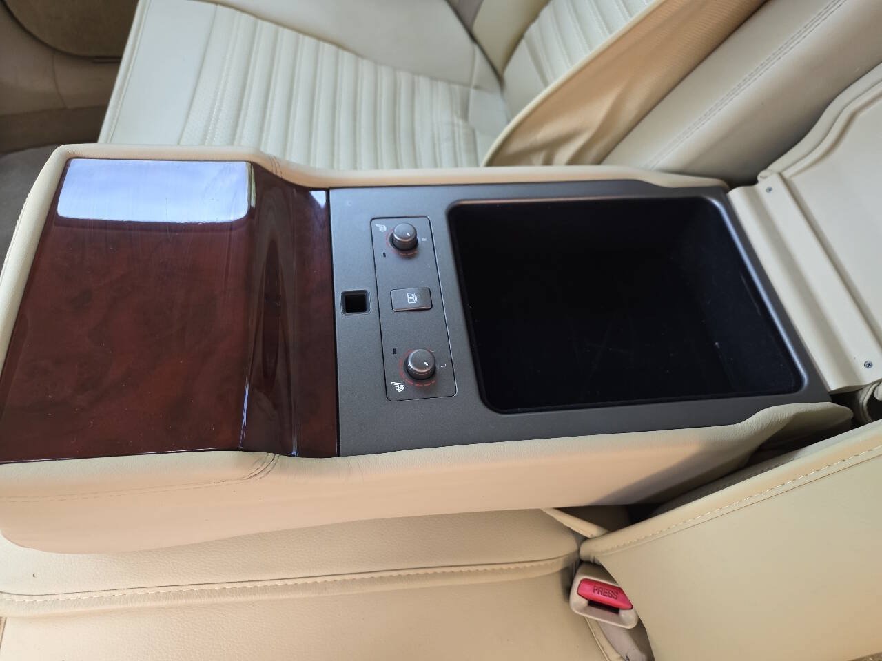 Used 2008 Lexus LS 460 w/ Comfort Pkg RWD image 15