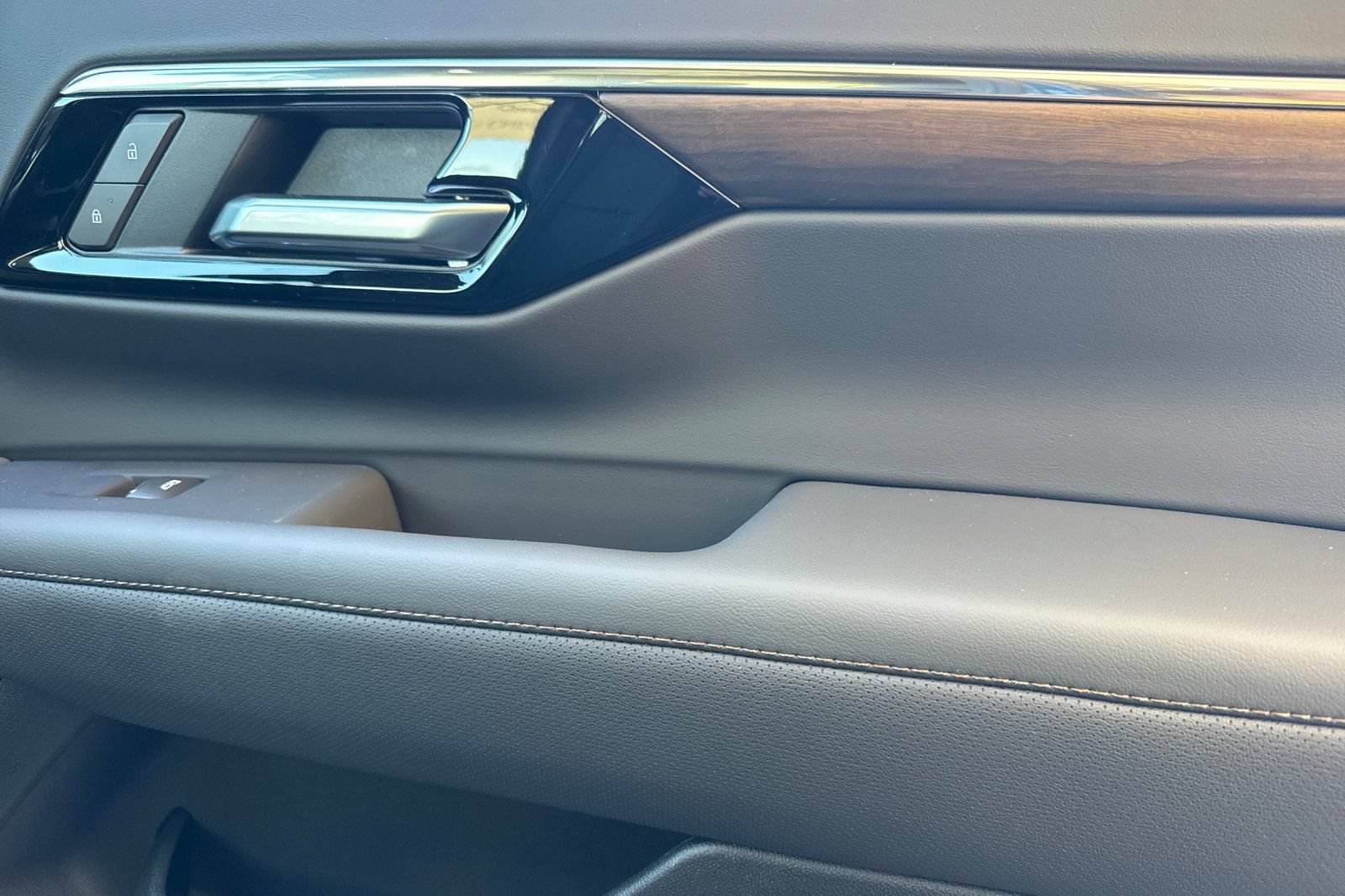 New 2026 Chevrolet Tahoe High Country AWD/4WD image 21