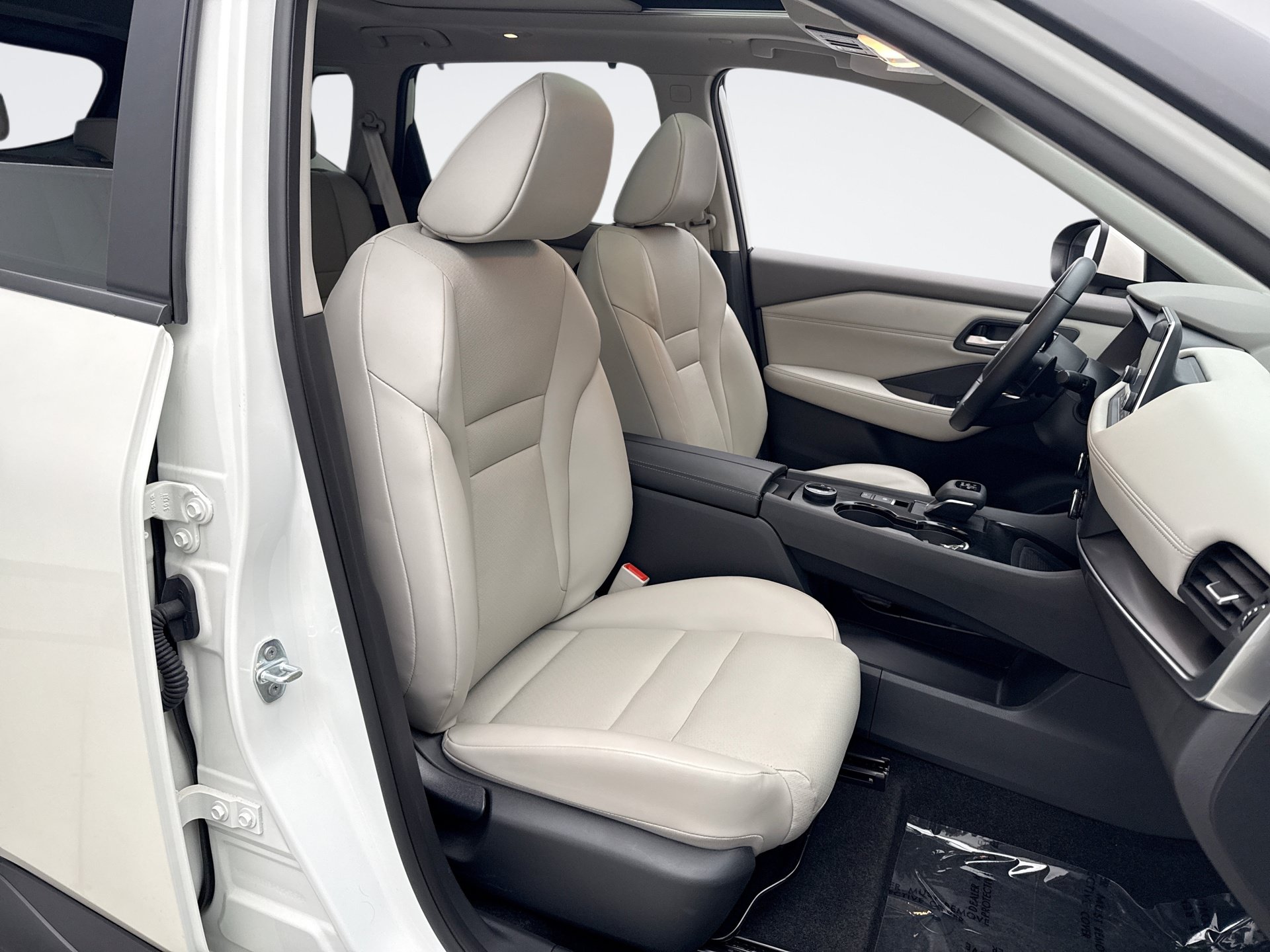 Used 2023 Nissan Rogue SV w/ SV Premium B Package AWD/4WD image 16