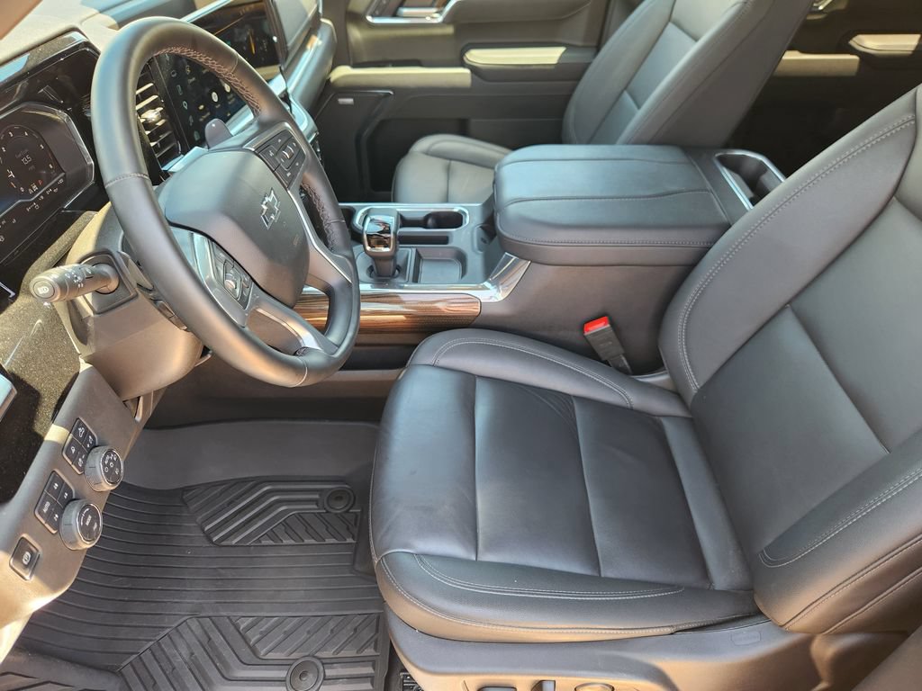 Used 2025 Chevrolet Silverado 1500 LT Trail Boss w/ LT Trail Boss Premium Package AWD/4WD image 13