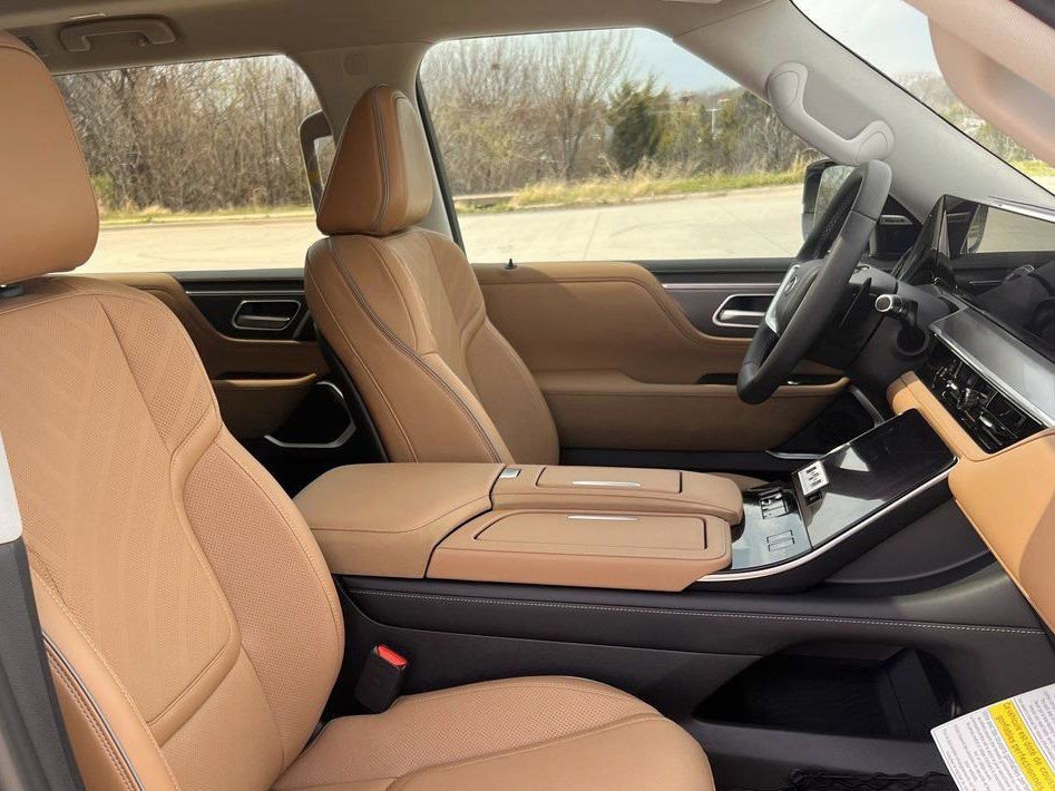 New 2026 INFINITI QX80 Luxe w/ Cargo Package image 24