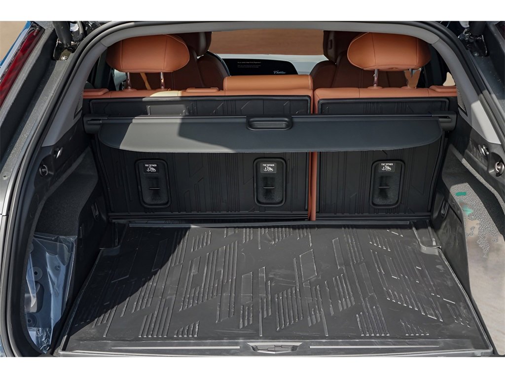 New 2026 Cadillac Optiq Luxury 2 image 20