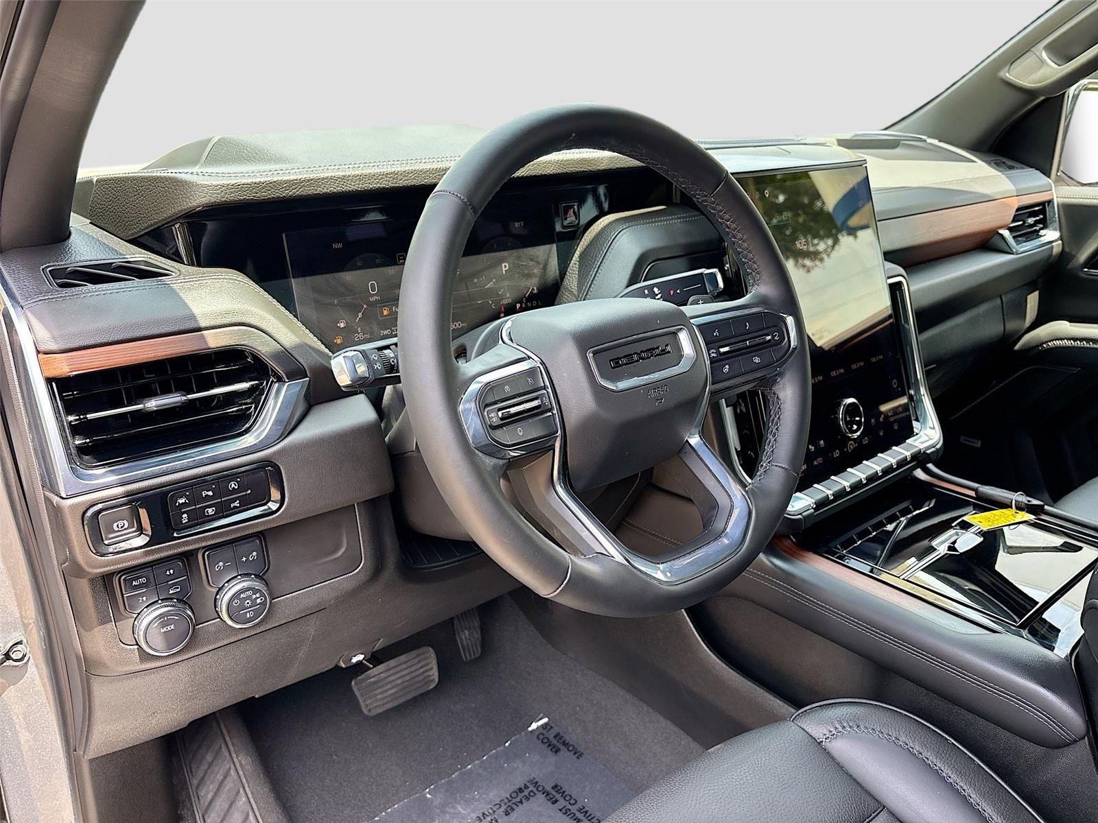 Used 2025 GMC Yukon Denali AWD/4WD image 9