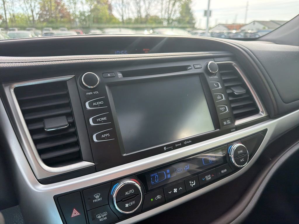 Used 2019 Toyota Highlander XLE AWD/4WD image 29