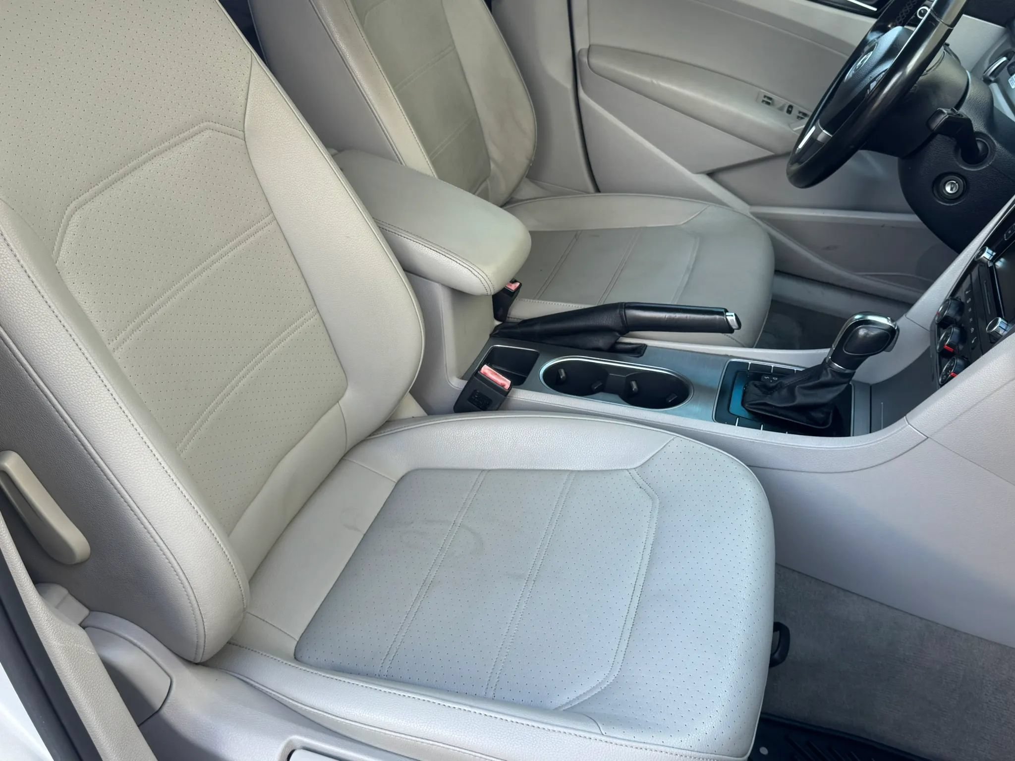 Used 2014 Volkswagen Passat TDI SE FWD image 14