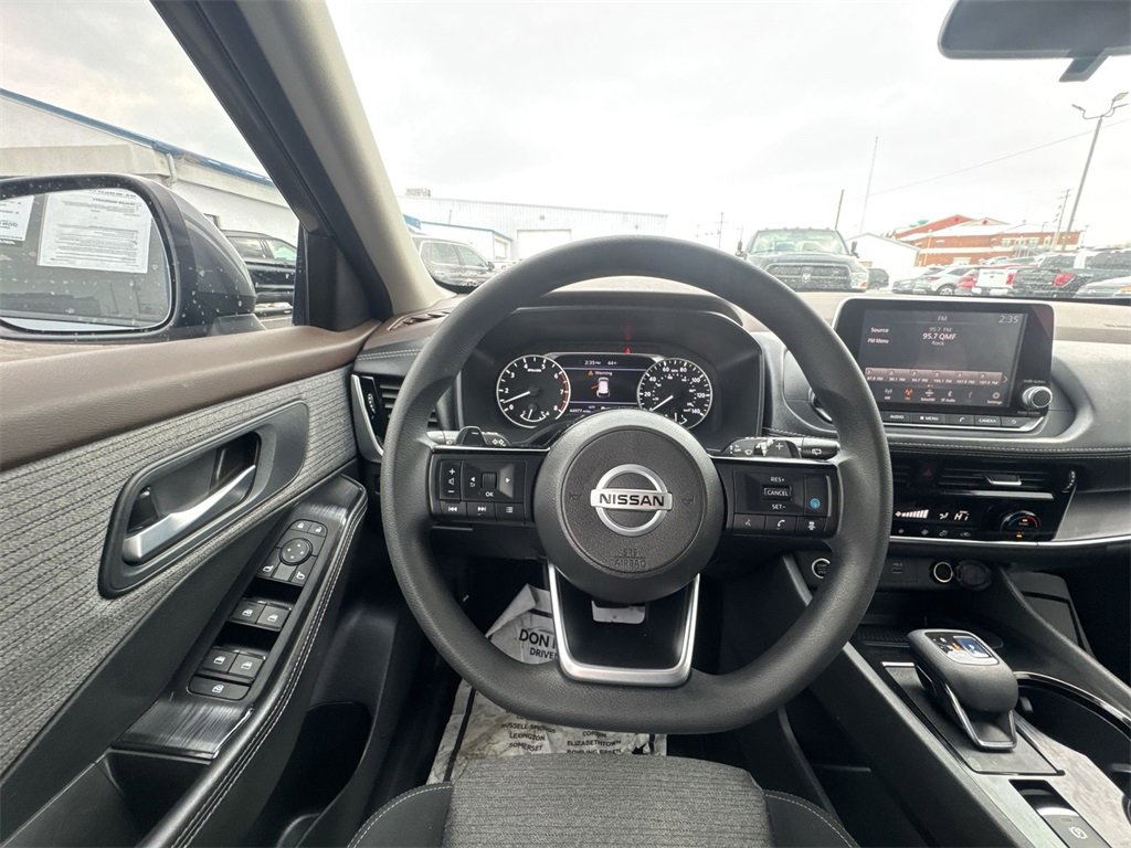 Used 2021 Nissan Rogue SV image 14