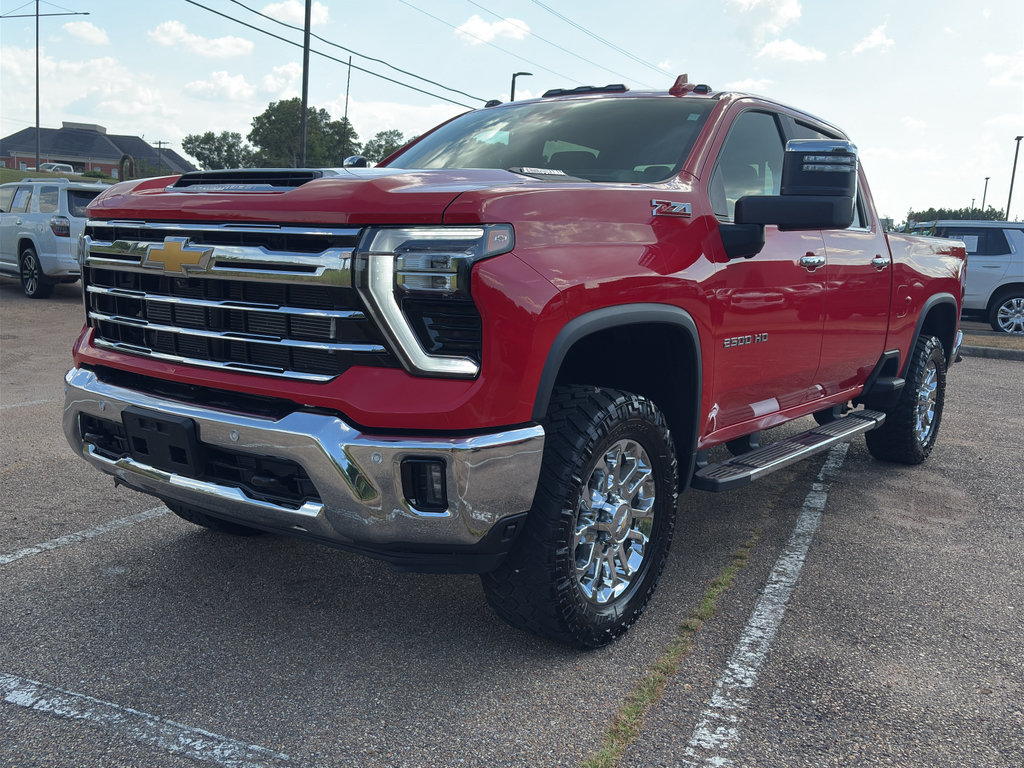 Used 2024 Chevrolet Silverado 2500 LTZ w/ LTZ Premium Package AWD/4WD image 6