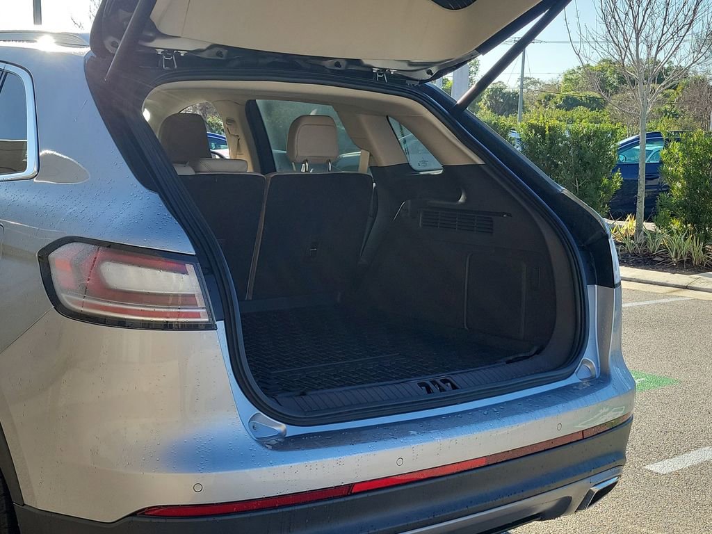 Used 2023 Lincoln Nautilus AWD w/ Premium Package image 16