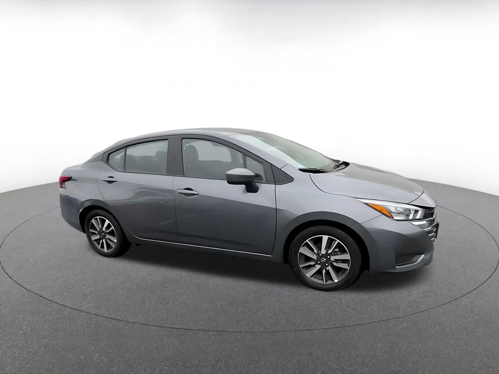 Used 2025 Nissan Versa SV FWD image 2
