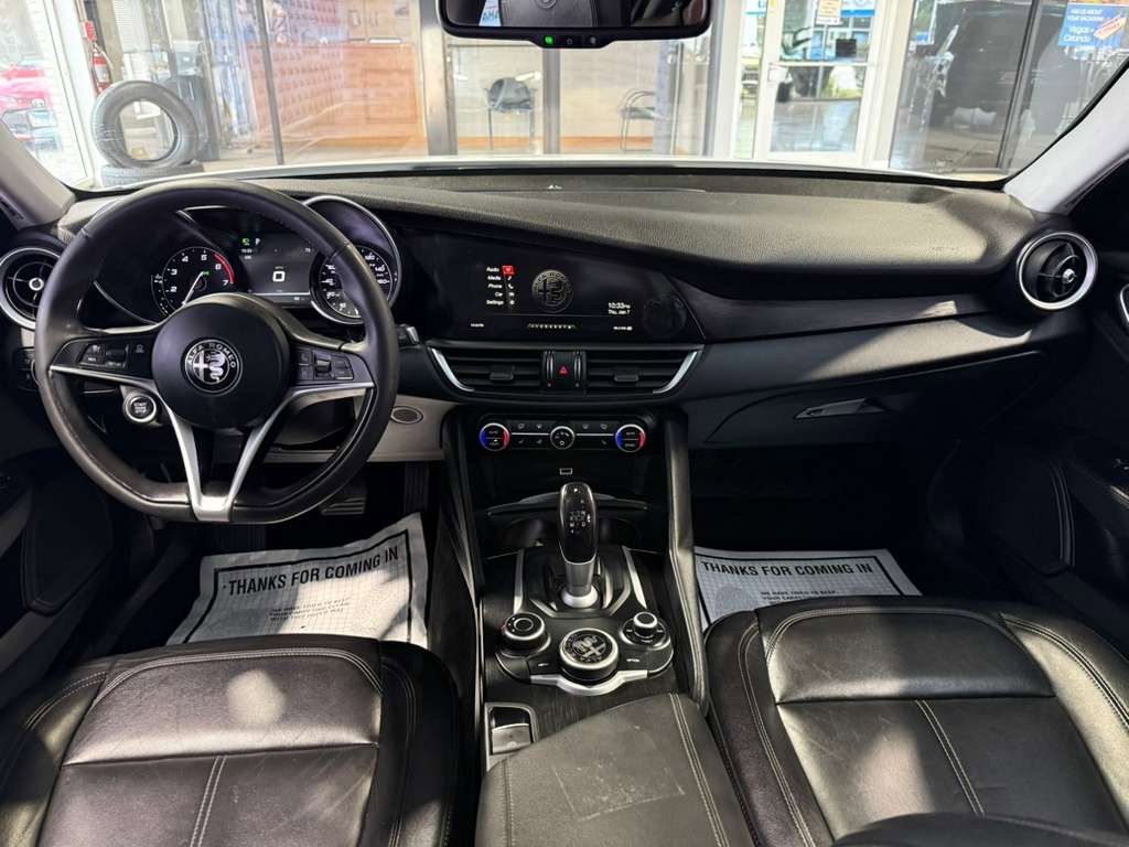 Used 2017 Alfa Romeo Giulia RWD image 25