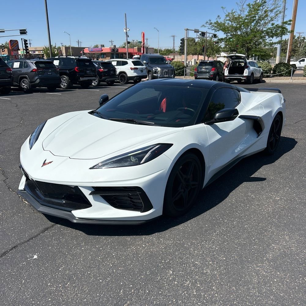 Used 2021 Chevrolet Corvette Stingray Preferred Cpe w/ Z51 Performance Package RWD image 2