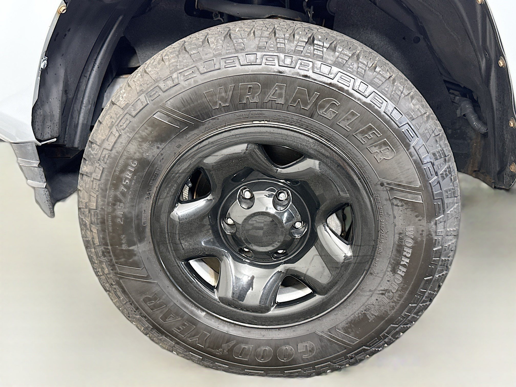 Used 2020 Toyota Tacoma SR5 RWD image 37