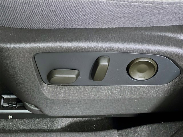 Used 2021 Buick Envision Essence w/ Technology Package I image 11